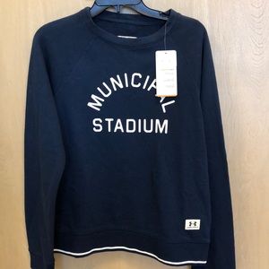 Women’s under Armour sweatshirt